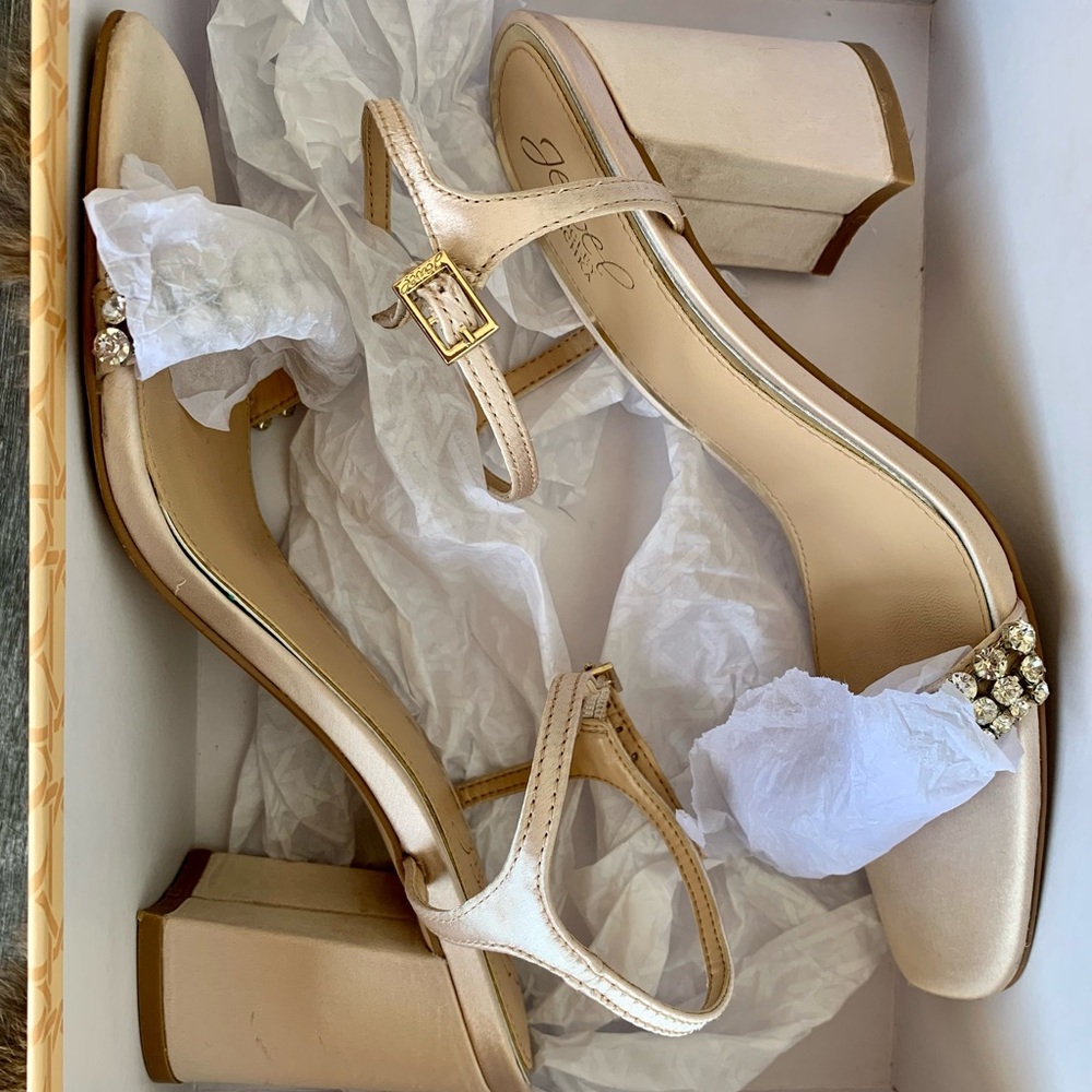 Badgley Mischka - Lori Block Heel in Champagne - Picture 15 of 16